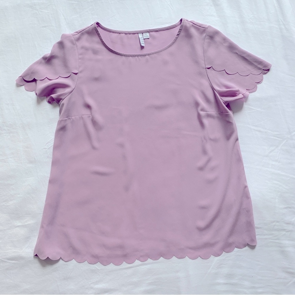 Lilac scallop short-sleeved top